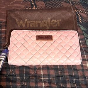 NWT Wrangler Quilted Soft Pink Wallet Wristlet Zip Closure & Dustbag